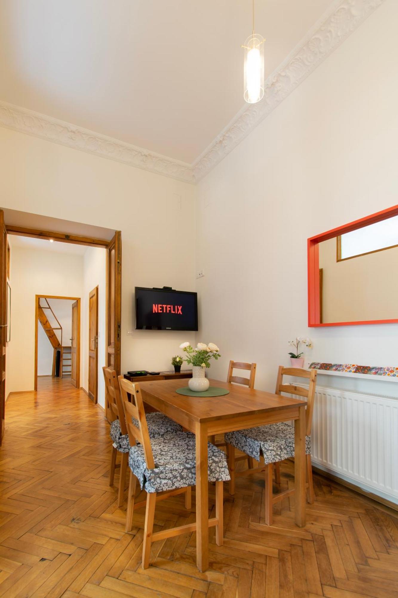 Ground Floor Family Apartment Krakkó Kültér fotó