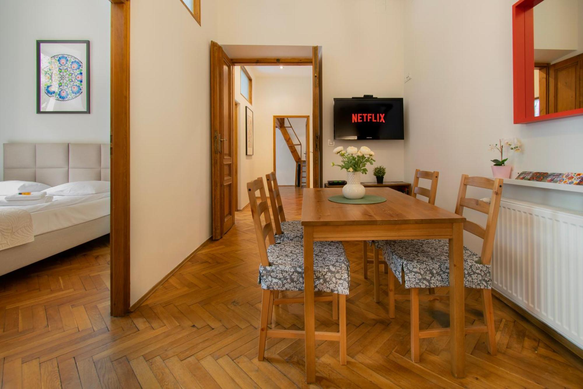 Ground Floor Family Apartment Krakkó Kültér fotó